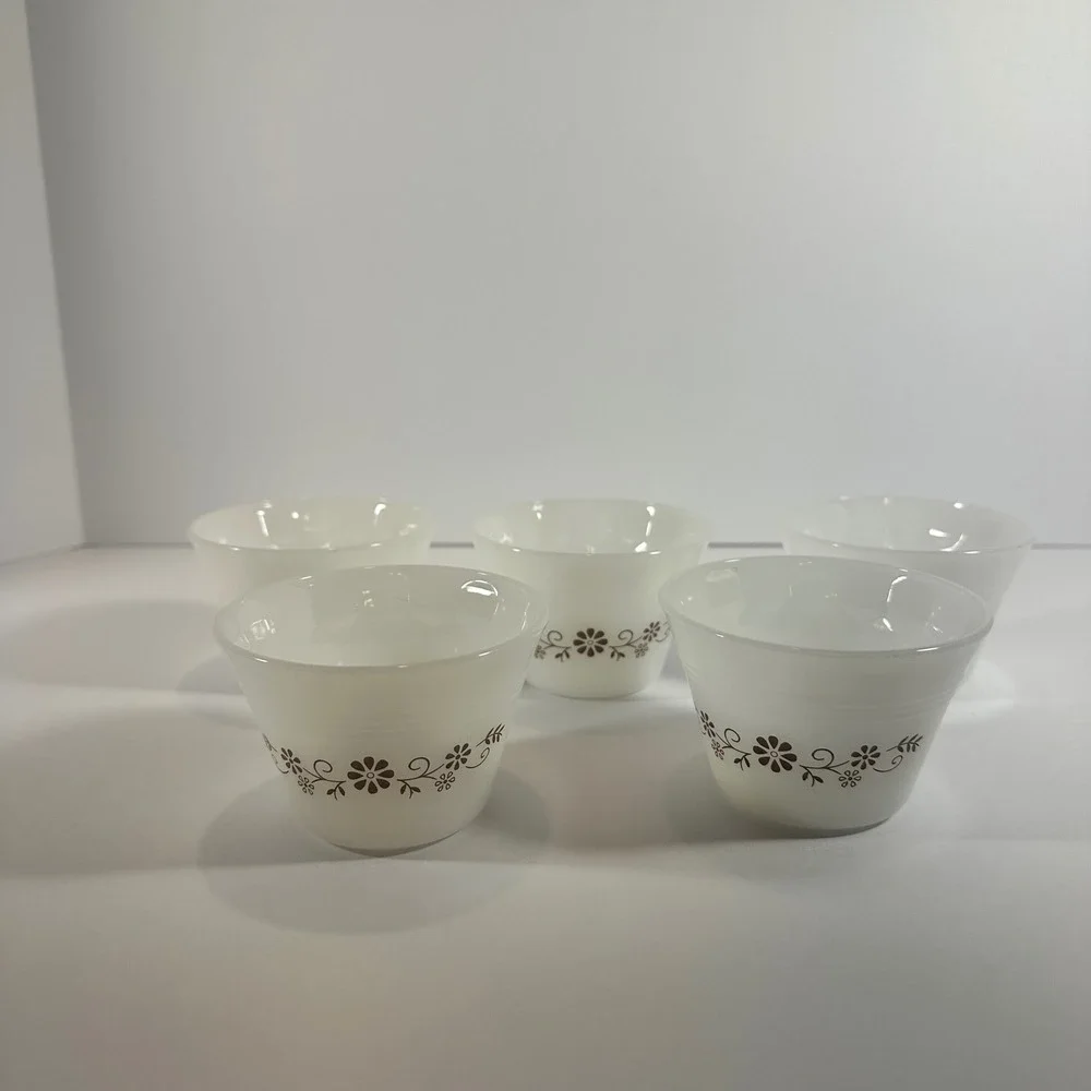 Pyrex Brown Daisy Milk Glass Custard Cups Set of 5 White Opal Ramekins 6oz 462